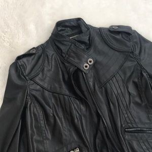Black 3/4 sleeve jacket